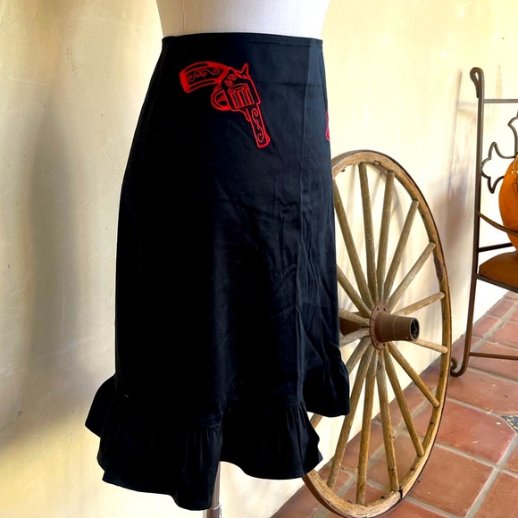 PAPER DOLL PROD Western Skirt Red Embroidered Revolvers Pistols on Hips Sz S NEW - Picture 4 of 9